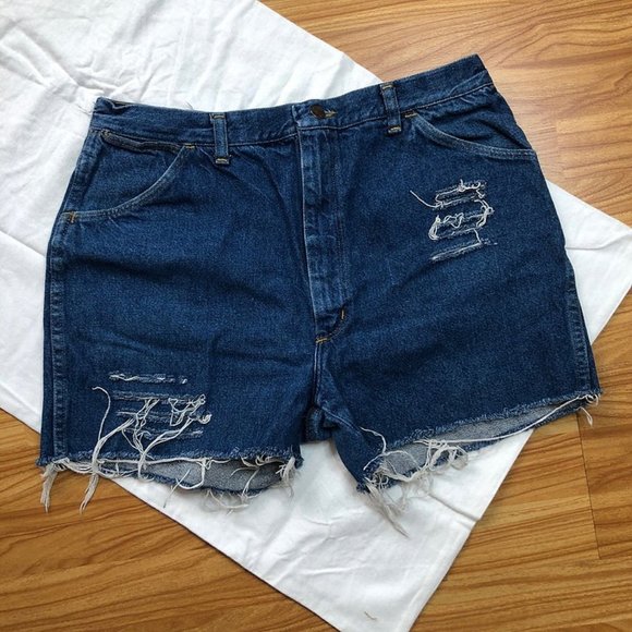 UpCycled Cartoon Pocket Cut Offs Spongebob Square Pants 90's Fabric - Picture 4 of 5